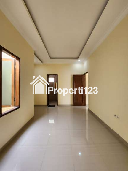 Rumah baru lokasi strategis di Rawamangun Jaktim - 9