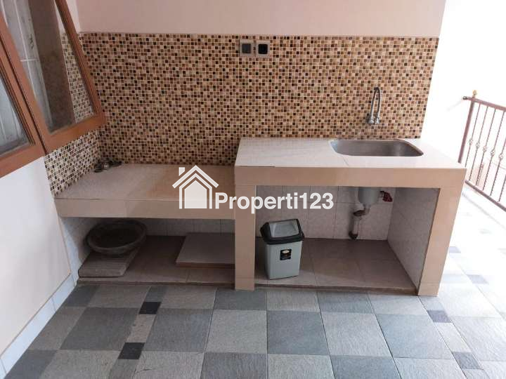 Rumah terawat 2 Lantai di Jl Aria Graha Sukarno Hatta Bandung - 7