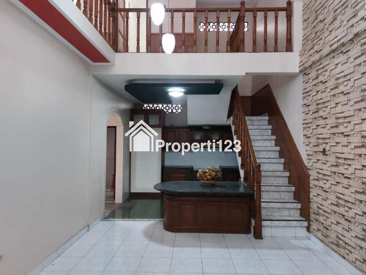 Rumah terawat 2 Lantai di Jl Aria Graha Sukarno Hatta Bandung - 5