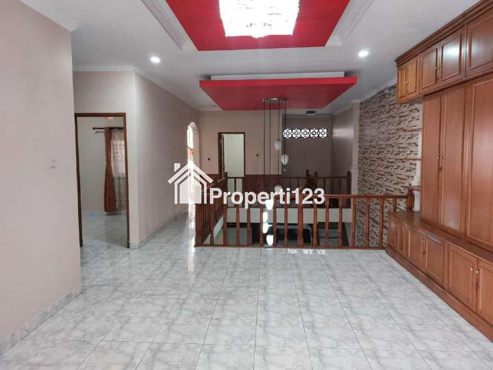 Rumah terawat 2 Lantai di Jl Aria Graha Sukarno Hatta Bandung - 8