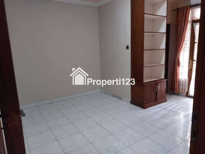 Rumah terawat 2 Lantai di Jl Aria Graha Sukarno Hatta Bandung - 6