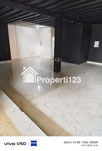 Ruang Usaha Pinggir Jalan Bango Raya Al Azhar Cilandak 13x7,5mter - 6