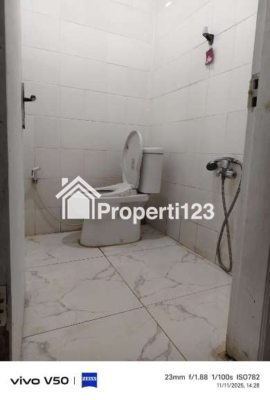 Ruang Usaha Pinggir Jalan Bango Raya Al Azhar Cilandak 13x7,5mter - 2