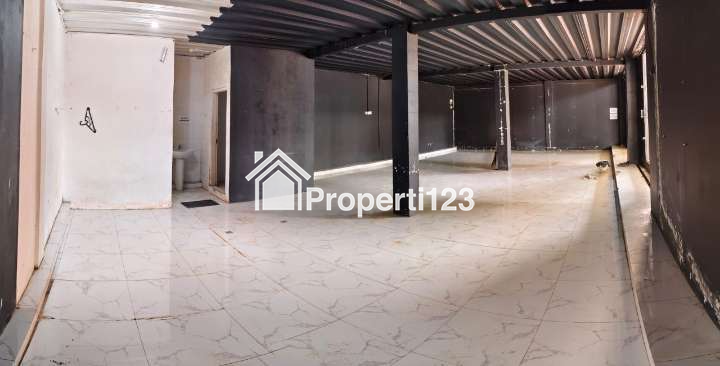 Ruang Usaha Pinggir Jalan Bango Raya Al Azhar Cilandak 13x7,5mter - 1