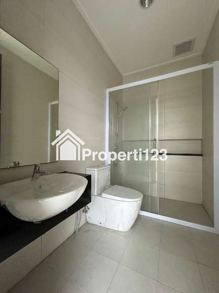 Dijual Rumah Modern Elegan di Cluster Piano, PIK Lokasi Favorit! - 6