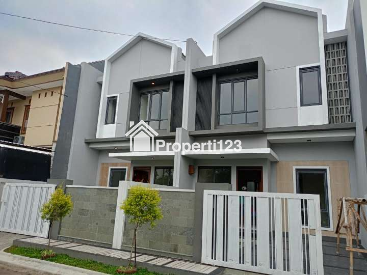 Rumah Mewah Baru Siap Huni di Mainroad Jl Sukarno Hatta Bandung - 2