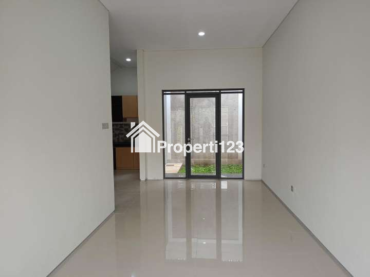 Rumah Mewah Baru Siap Huni di Mainroad Jl Sukarno Hatta Bandung - 3