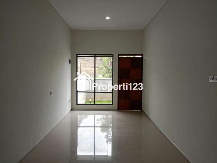 Rumah Mewah Baru Siap Huni di Mainroad Jl Sukarno Hatta Bandung - 4