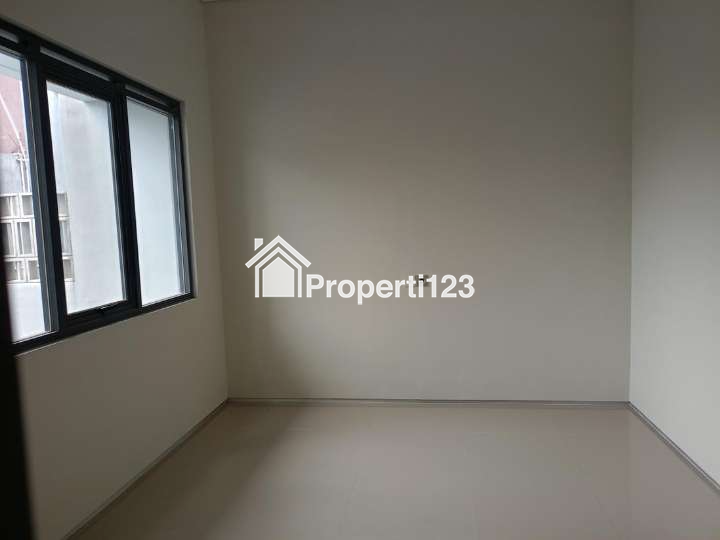 Rumah Mewah Baru Siap Huni di Mainroad Jl Sukarno Hatta Bandung - 11