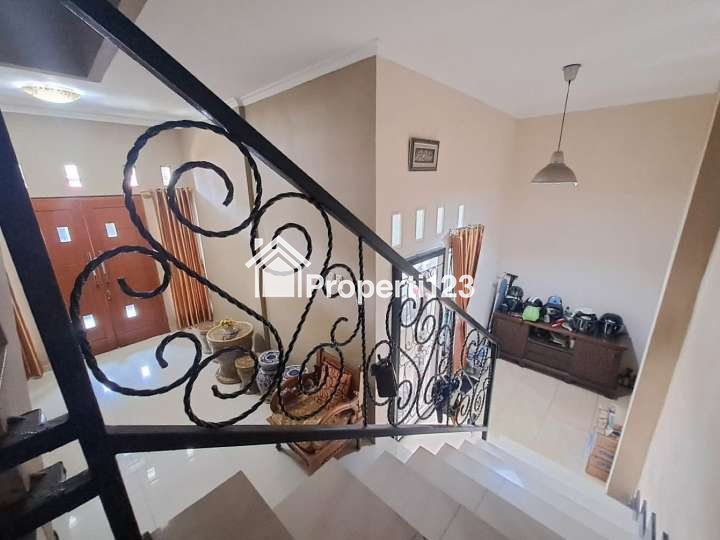 Rumah Bagus 2 Lantai Siap Huni Kota Harapan Indah Bekasi - 9