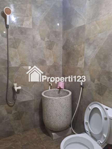 Rumah Bagus 2 Lantai Siap Huni Kota Harapan Indah Bekasi - 15