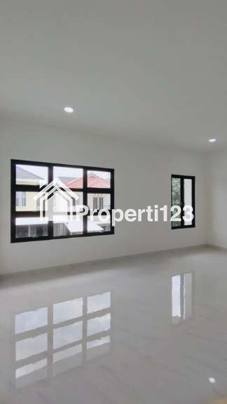 Rumah baru lokasi strategis di Kencana Loka BSD - 6