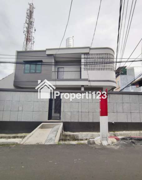 Rumah baru non komplek siap huni di Utan Kayu Matraman Jaktim - 2