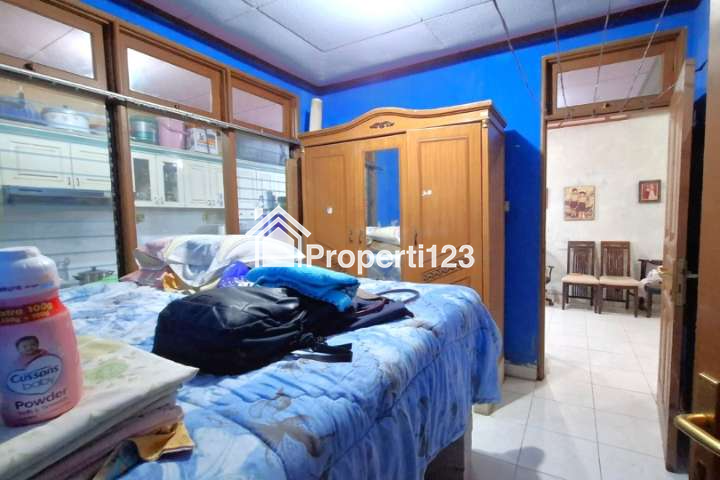 Rumah Hoek Strategis Kota Harapan Indah Bekasi - 7