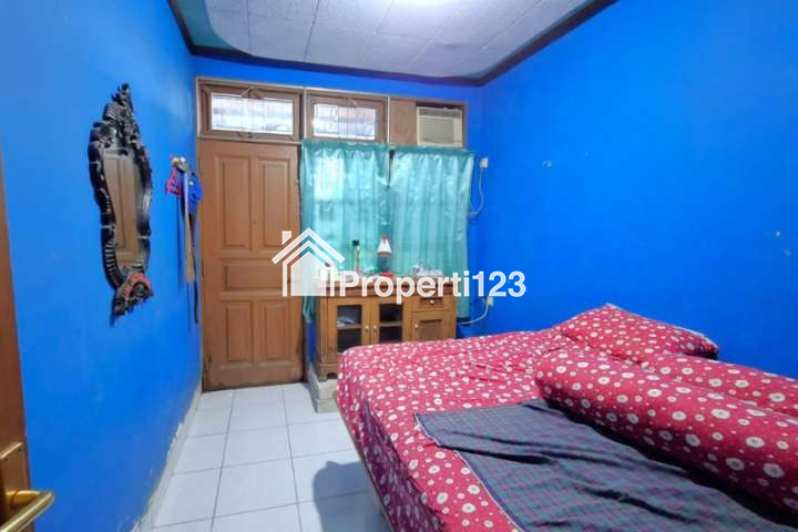 Rumah Hoek Strategis Kota Harapan Indah Bekasi - 8