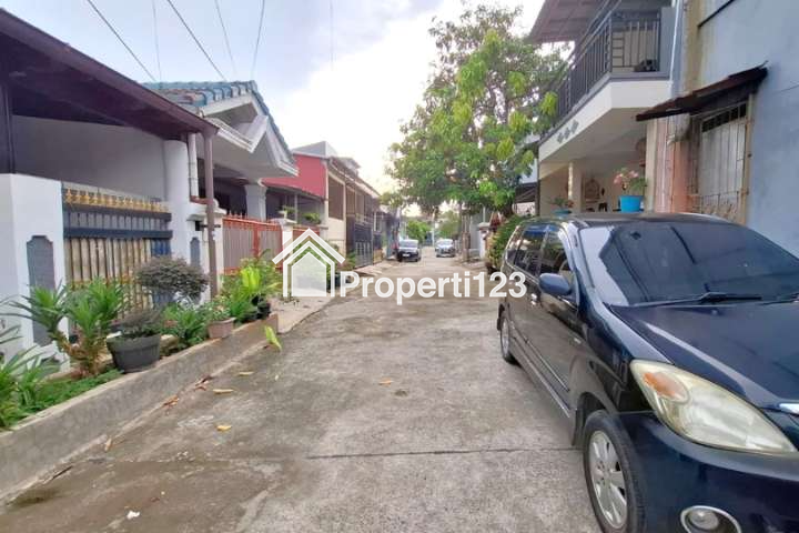 Rumah Hoek Strategis Kota Harapan Indah Bekasi - 14