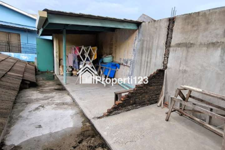 Rumah Hoek Strategis Kota Harapan Indah Bekasi - 13