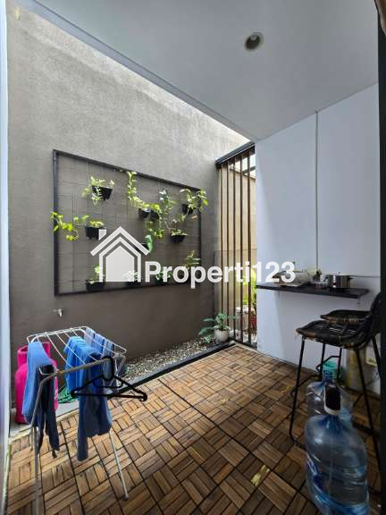 Rumah fully furnished dalam townhouse di Bambu Apus Jaktim - 5