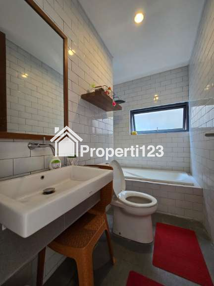 Rumah fully furnished dalam townhouse di Bambu Apus Jaktim - 7