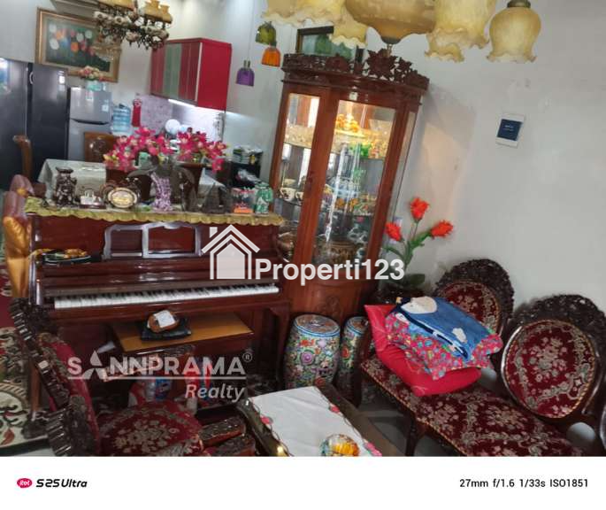 Rumah second 2 lantai di Tanah Baru Depok - 7