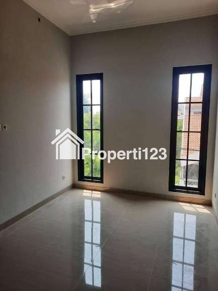 ‼️LOKASI STRATEGIS‼️ Dijual Rumah Minimalis Modern Baru Gress Surabaya Lokasi Sidosermo Margorejo Surabaya - 10