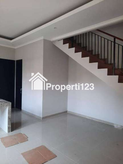 ‼️LOKASI STRATEGIS‼️ Dijual Rumah Minimalis Modern Baru Gress Surabaya Lokasi Sidosermo Margorejo Surabaya - 4