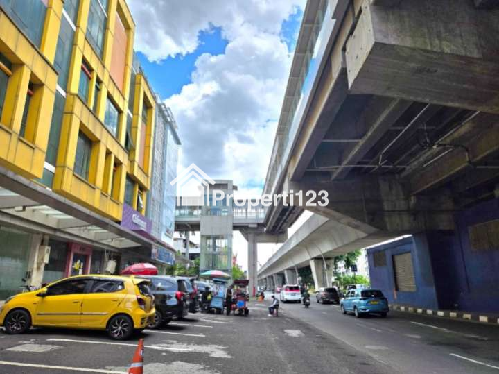 Ruko/Rukan Graha Bulevar Jalan Boulevard Raya Kelapa Gading - 15