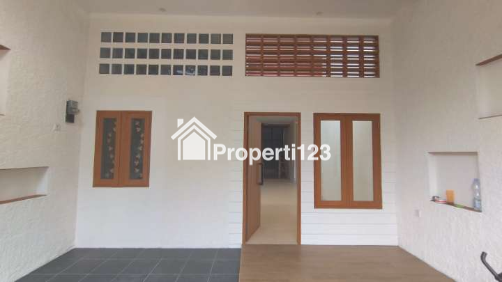 Rumah 2 lantai siap huni di perumnas Beji Depok - 9