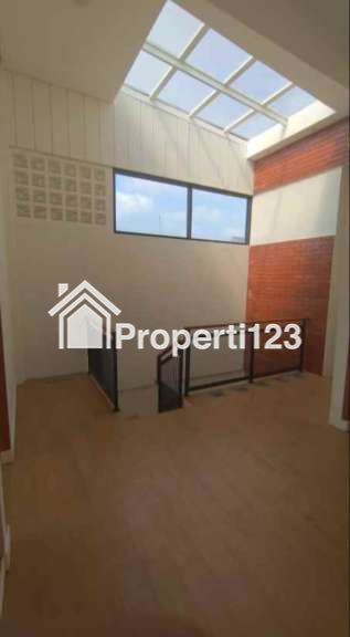 Rumah 2 lantai siap huni di perumnas Beji Depok - 10