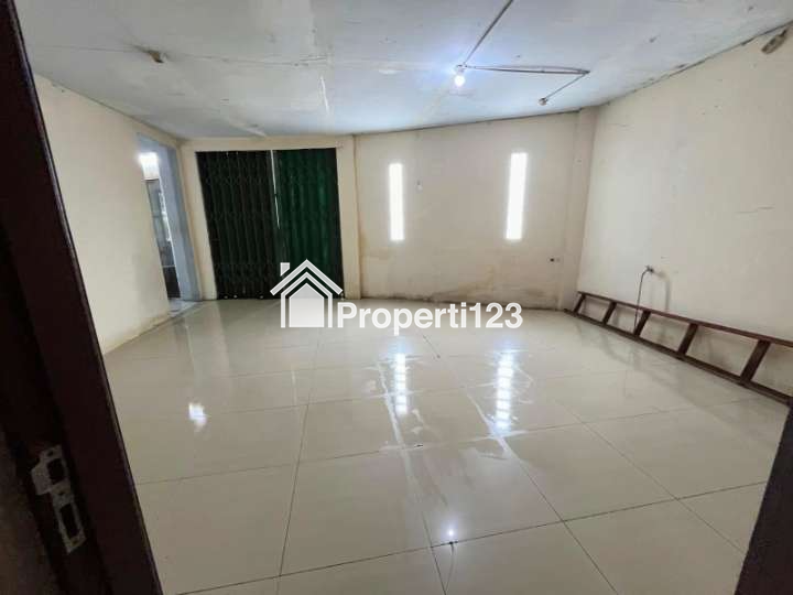 Ruko Multifungsi Sudut Jalan Utama Taman Kintamani Jejalenjaya Tambun - 5