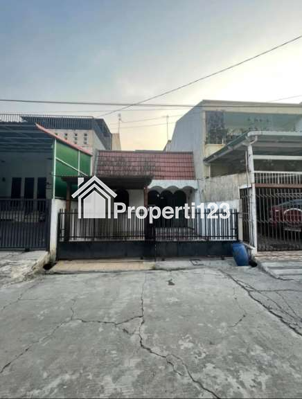 Jual rumah lama Kelapa Gading Summarecon dekat Sumagung - 1