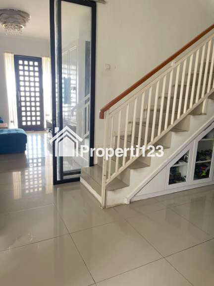 Rumah Bagus 2 Lantai Lingkungan Islami di Royal Orchid Cimahi - 8