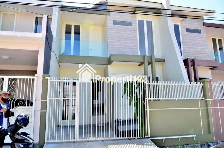 Rumah Baru Gress Minimalis Modern Siap Huni Lokasi Gayungsari Barat Surabaya Selatan - 1