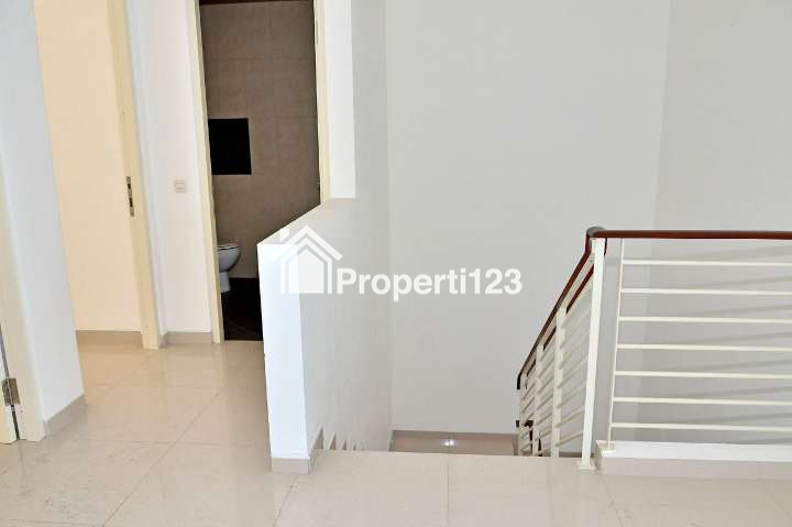 Rumah Baru Gress Minimalis Modern Siap Huni Lokasi Gayungsari Barat Surabaya Selatan - 4