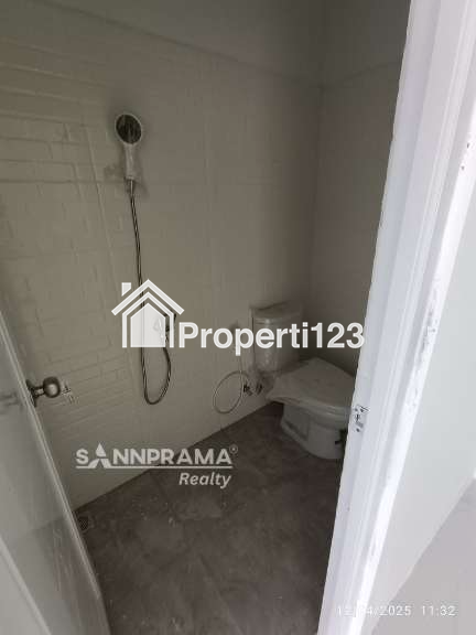 Rumah minimalis murah 2 lantai di Kramat Jati Jak Tim - 6