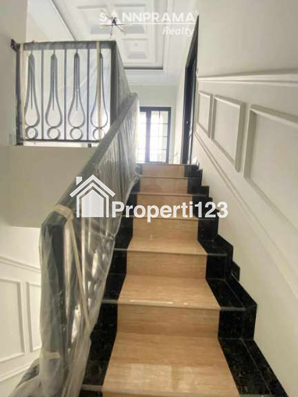 Rumah 2 lantai Brand New di Tanah Baru Depok - 8