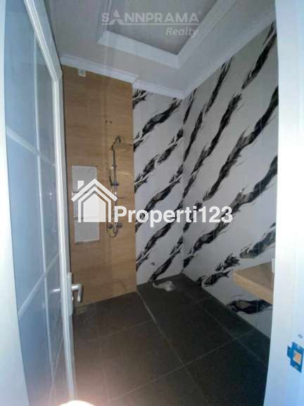 Rumah 2 lantai Brand New di Tanah Baru Depok - 13