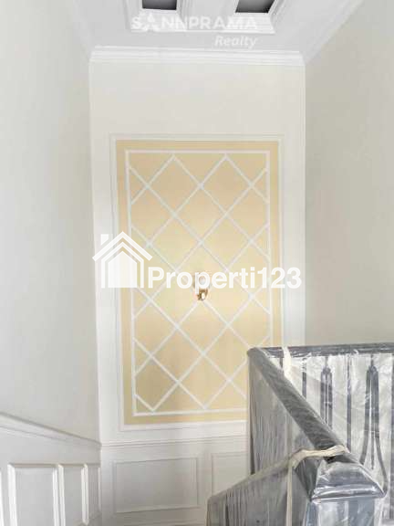 Rumah 2 lantai Brand New di Tanah Baru Depok - 12