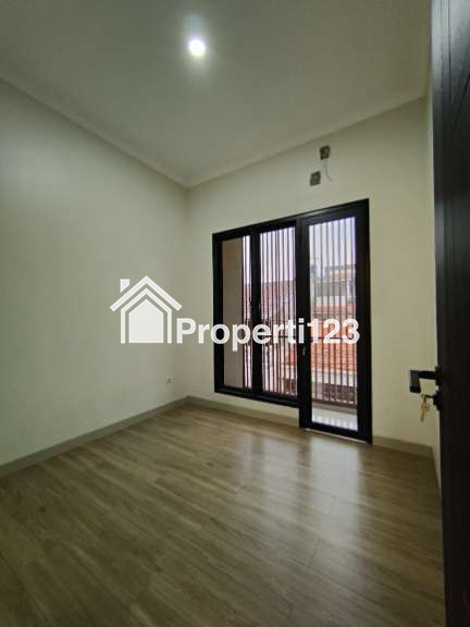 Rumah baru modern minimalis di Rawamangun Jaktim - 9
