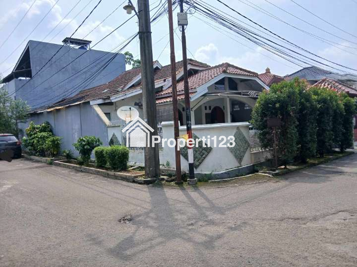 Rumah second hook luas di Poin Mas Depok - 11