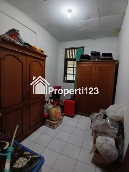 Rumah second hook luas di Poin Mas Depok - 15