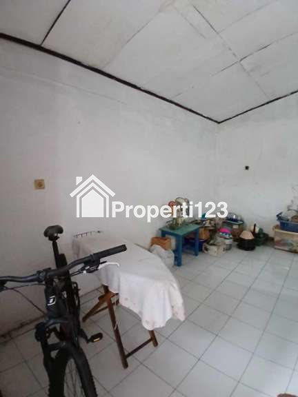 Rumah second hook luas di Poin Mas Depok - 12