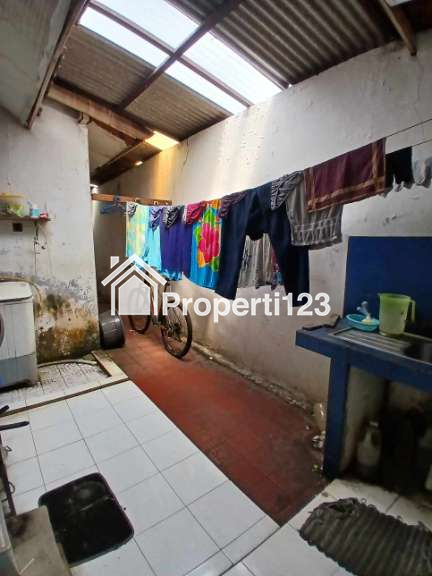 Rumah second hook luas di Poin Mas Depok - 13