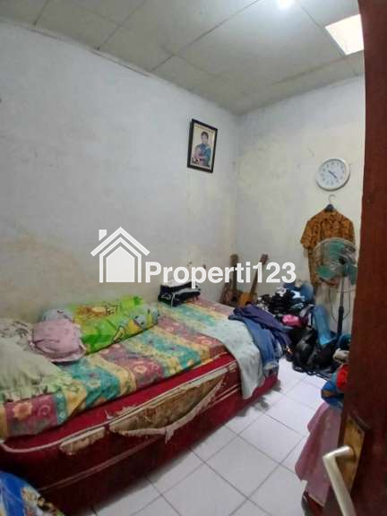 Rumah second hook luas di Poin Mas Depok - 8