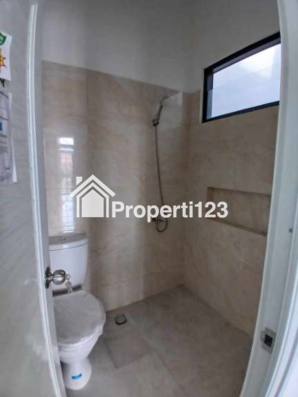 Rumah 3 lantai Brand New di Mampang Indah 1 Depok - 15