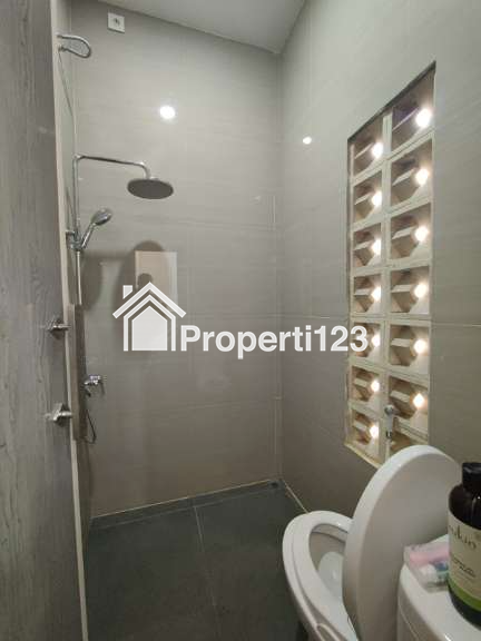 Rumah second siap huni lokasi strategis di Duren Sawit Jaktim - 13