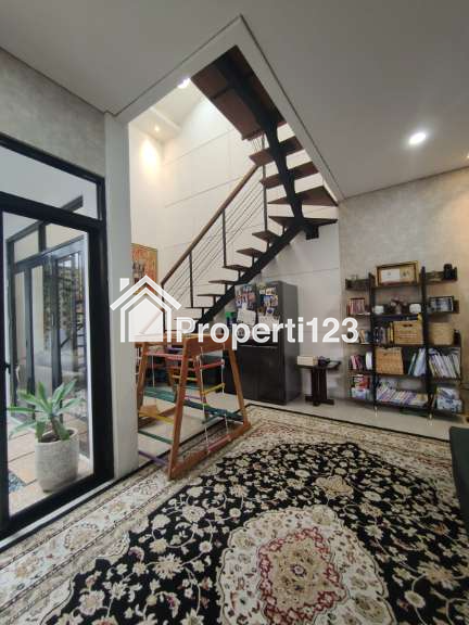 Rumah second siap huni lokasi strategis di Duren Sawit Jaktim - 6