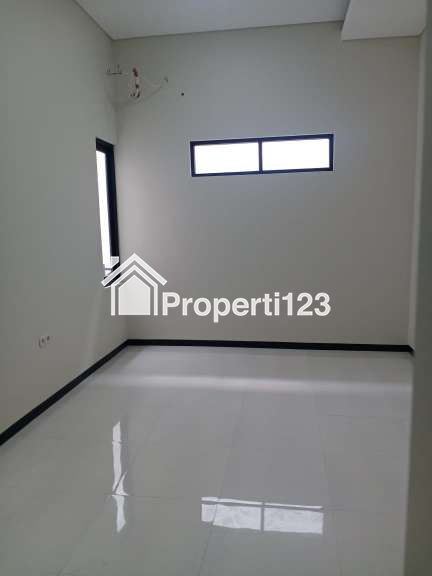 ‼️DIJUAL RUMAH BARU GRESS MINIMALIS MODERN‼️ LOKASI STRATEGIS DI PERUMAHAN VILLA KALIJUDAN INDAH SURABAYA - 3