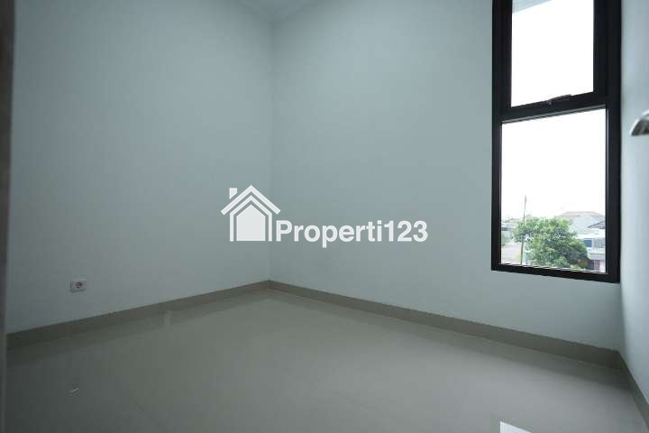 Rumah Mewah 2 Lantai Lokasi Strategis di Ciganitri - 5