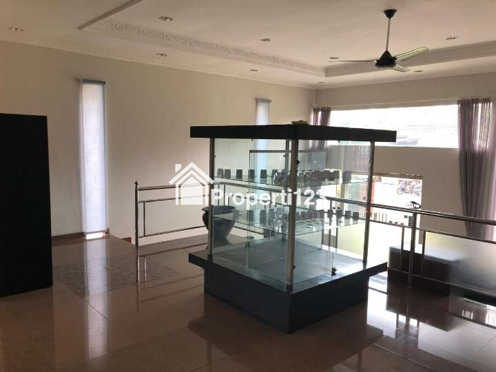 Disewakan ruangan usaha toko atau kantor, gym, spa - 8
